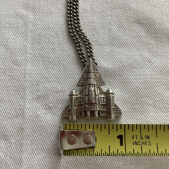 Vintage Avon Men’s Pendant on Chain - Picture 8 of 8